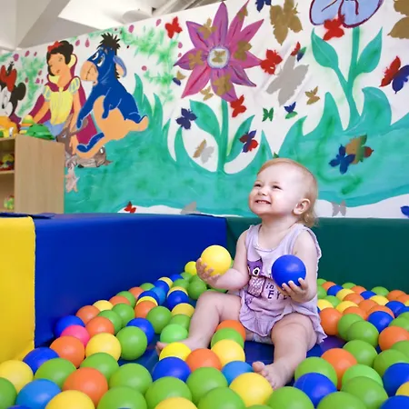 מלון Valamar Tamaris 4*